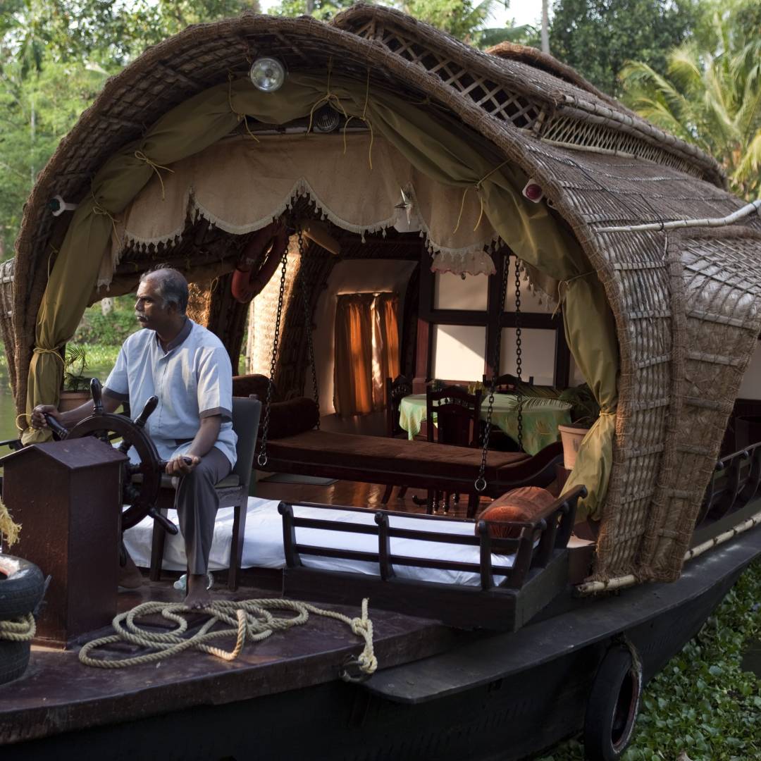 Kerala Backwater & Munnar Tour (4 Days / 3 Nights)